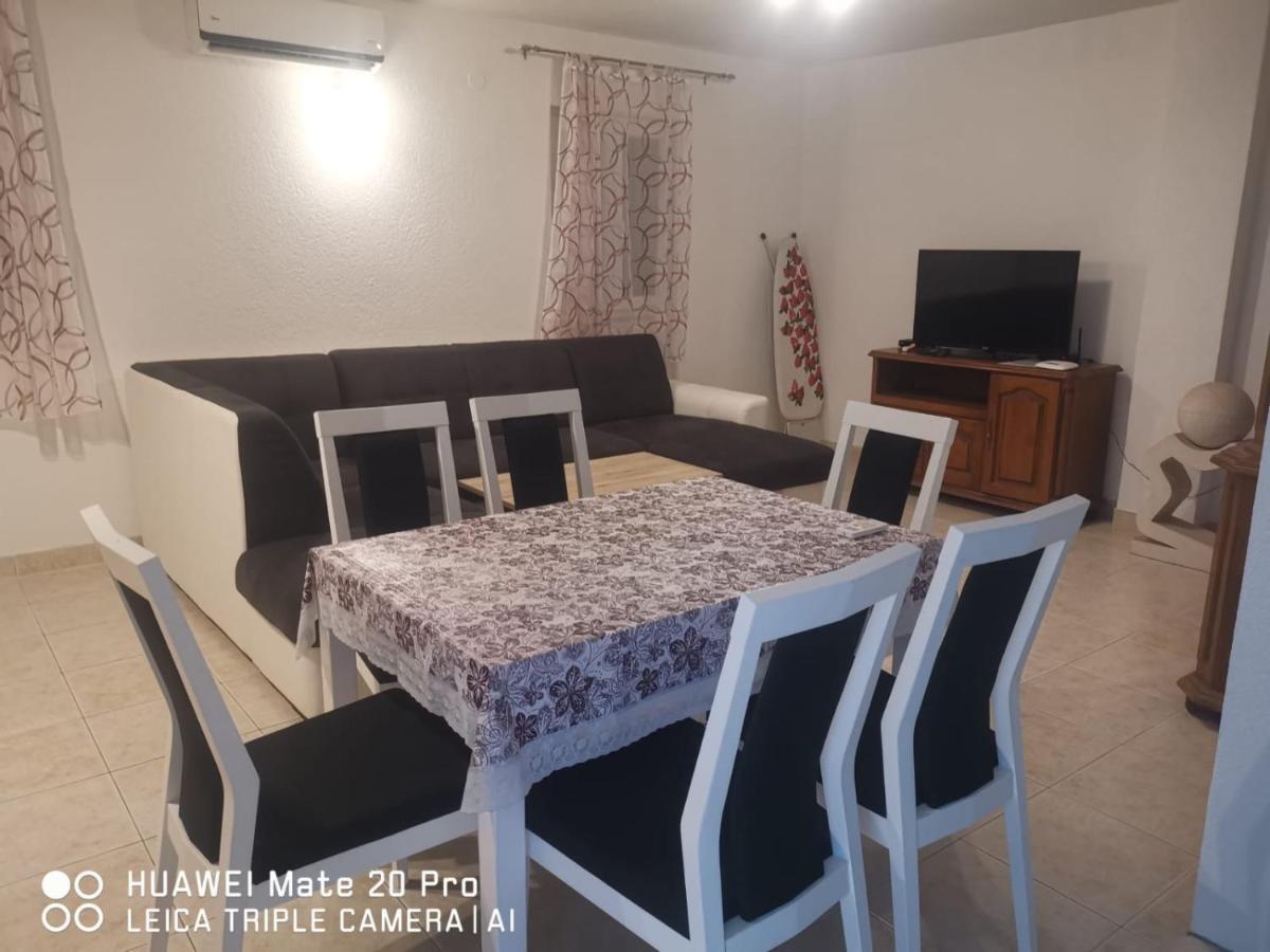 Apartmani Franceska Bol Exterior photo